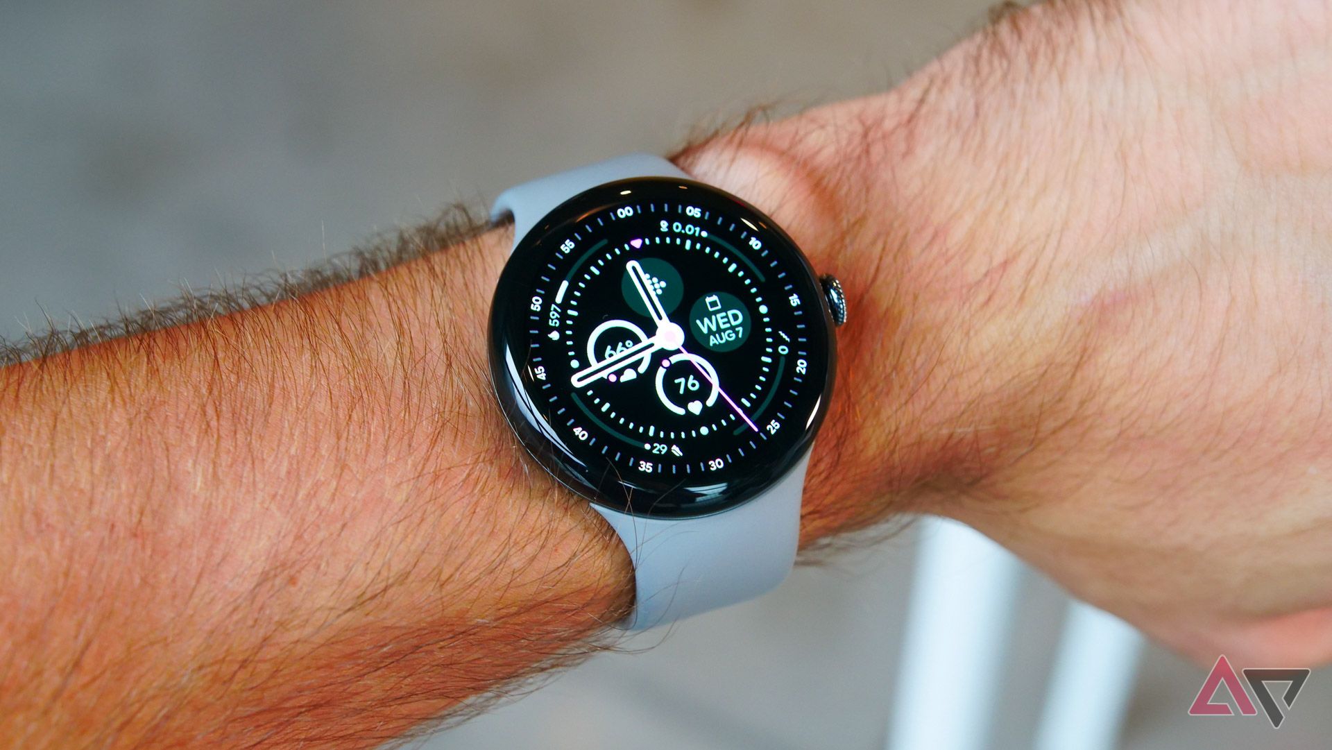 Google Pixel Watch 4 ดีไซน์วงกลมคลาสสิกทั้งสองขนาด 41mm และ 45mm