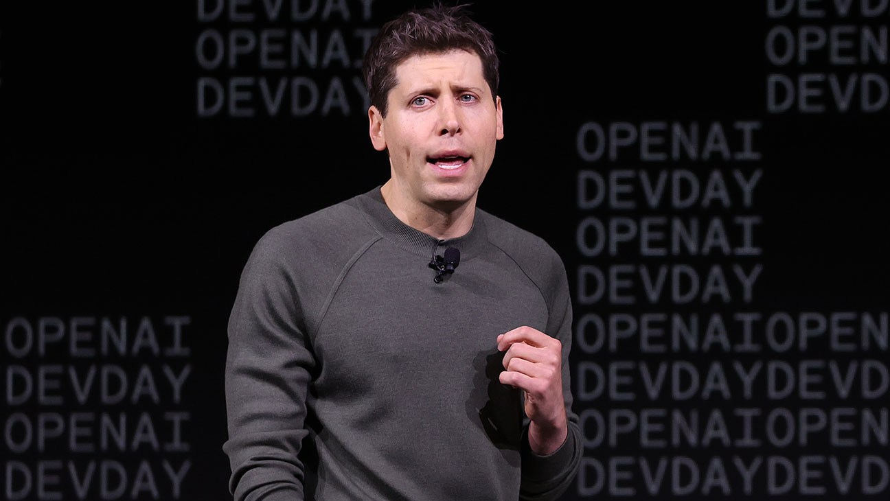 ภาพประกอบโลโก้ OpenAI ท่ามกลางคดีลิขสิทธิ์จากหลายสำนักข่าว